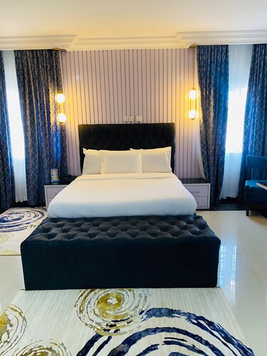 Am Place Luxury Apartments