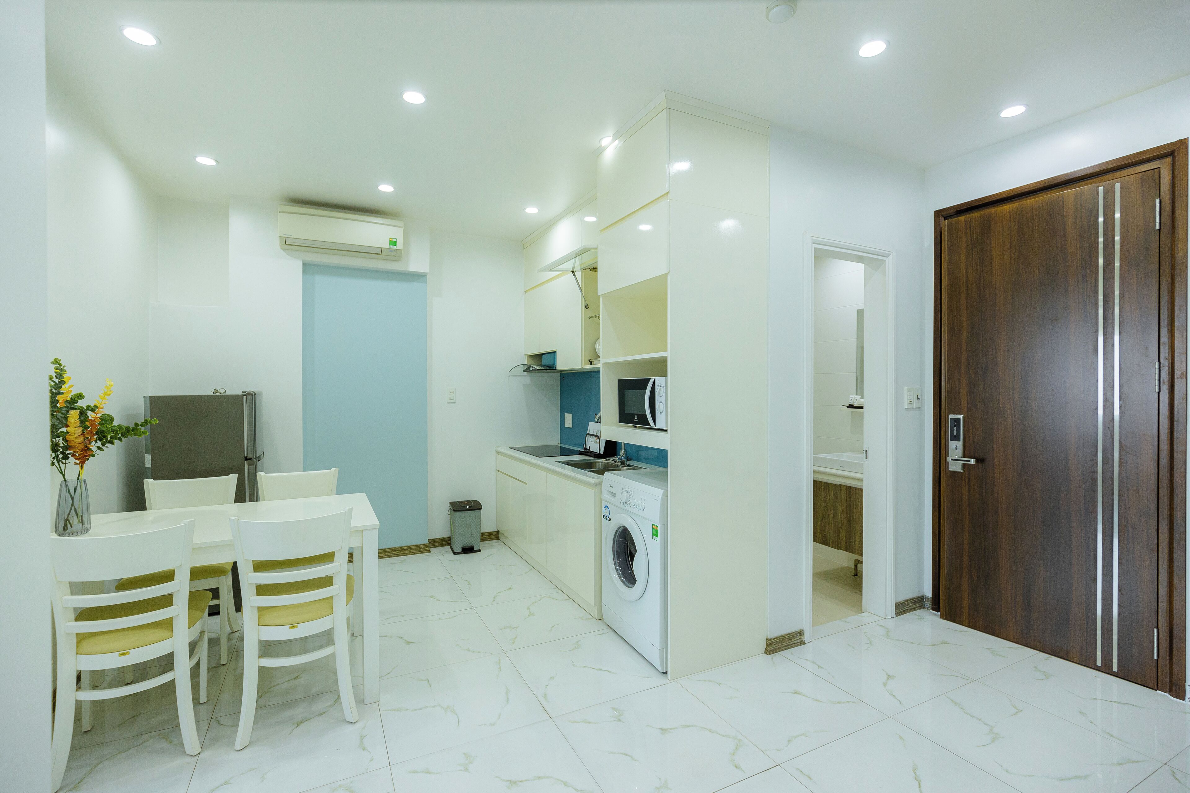 Apartment, 2 Bedrooms, City View | In-room dining