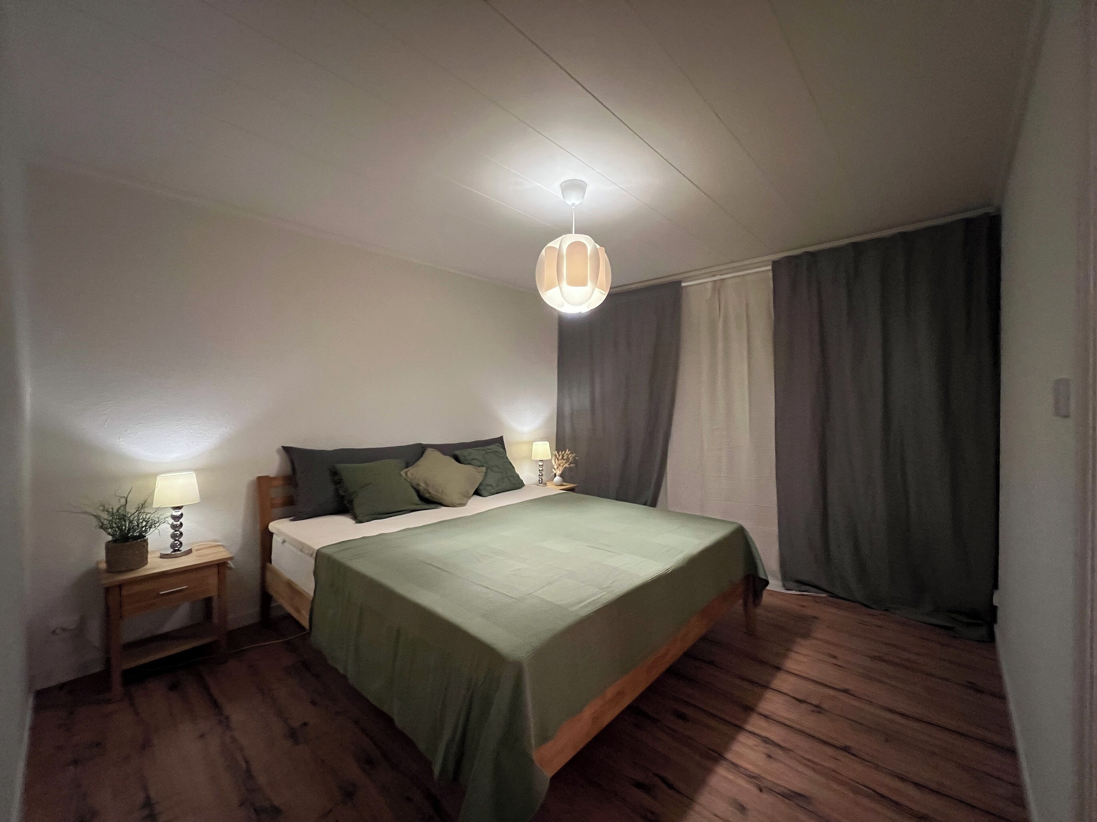 3 bedrooms, desk, iron/ironing board, WiFi