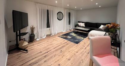 Rent A Lovely Place - OHV3