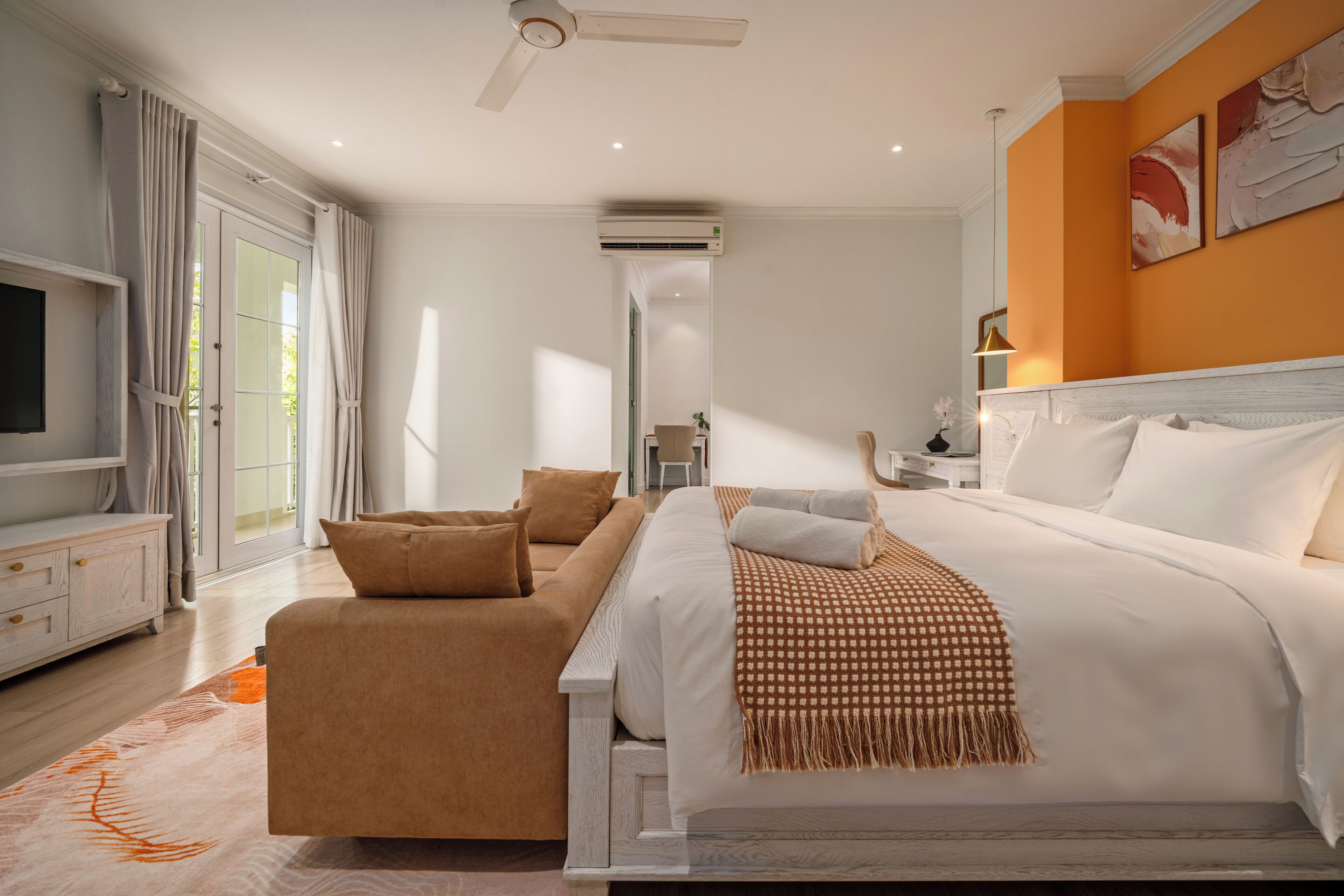 Luxury Villa, 3 Bedrooms, Kitchen | 3 bedrooms, in-room safe, desk, laptop workspace