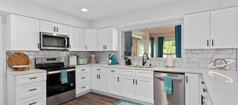 Vivid Vintage Retreat 3800 sq ft w/ Garage Arcade