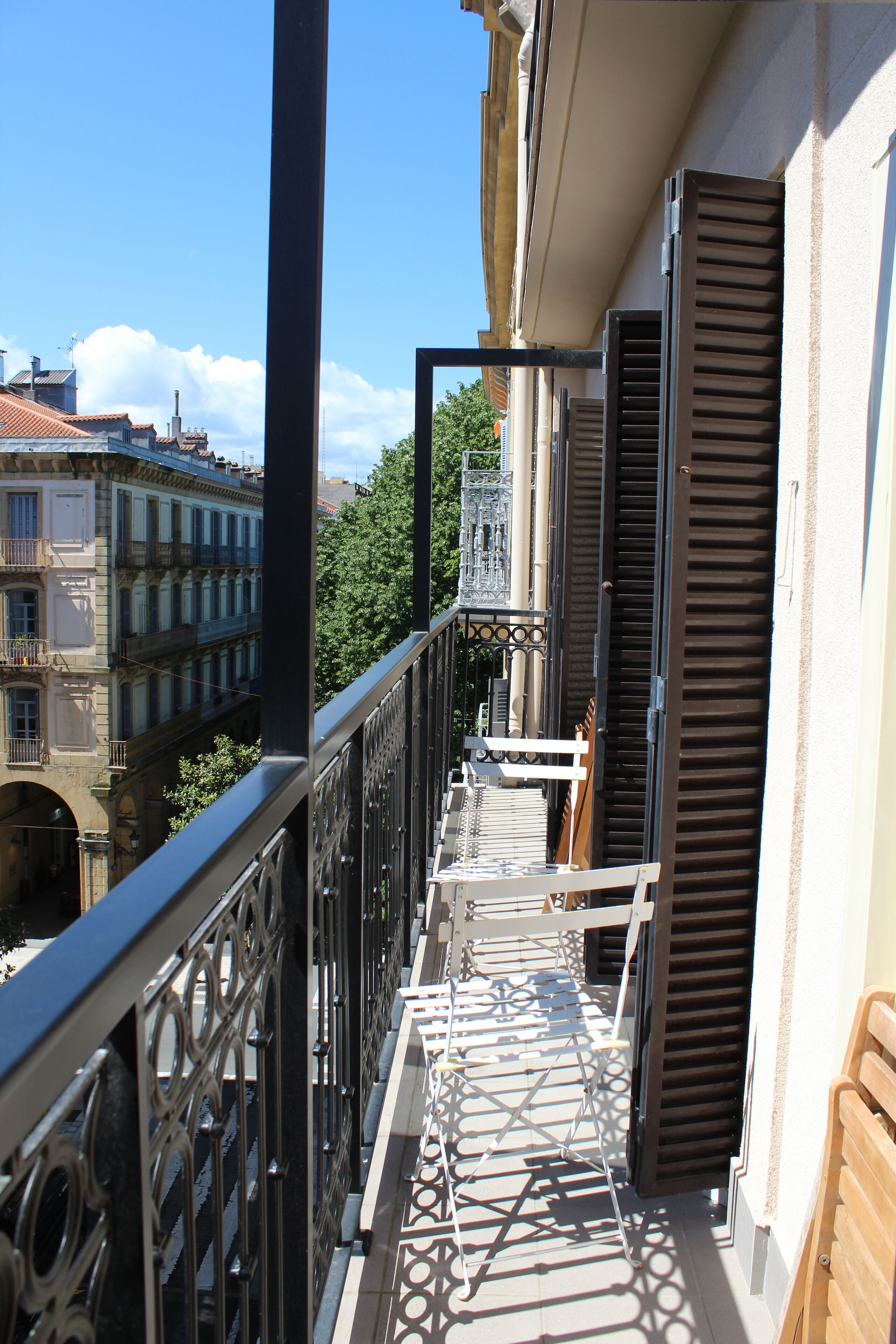 Down duvets, desk, soundproofing, iron/ironing board