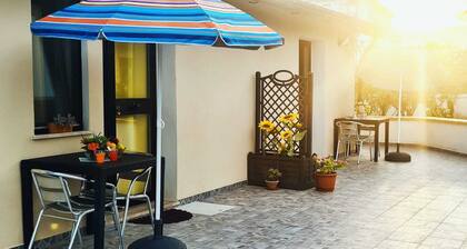 Room 2 double with bathroom, air conditioning and separate entrance