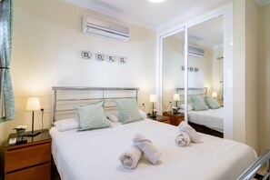 1 chambre, fer et planche à repasser, accès au Wi-Fi (inclus)