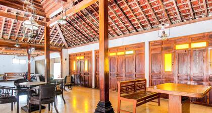 Hotel O Joglo Menoreh Resto & Homestay