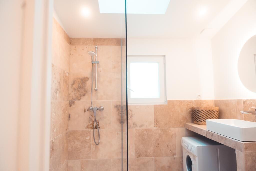 Een douche, een haardroger