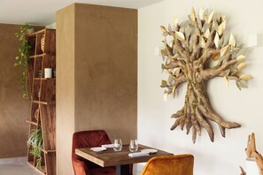 Lunch and dinner served - L'Arborescence (Cruseilles)