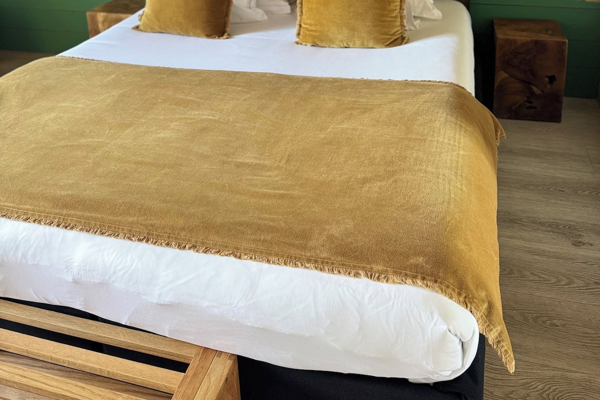 Chambre Double ou avec lits jumeaux, vue lac | Minibar, coffres-forts dans les chambres, bureau