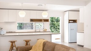 TV, fireplace - Luxury beach shack with pool and short walk to beach (MACMASTERS BEACH)