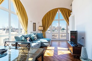 Smart TV, books - La Cupola - Roof Garden Suite in the heart of Genoa (Genova)