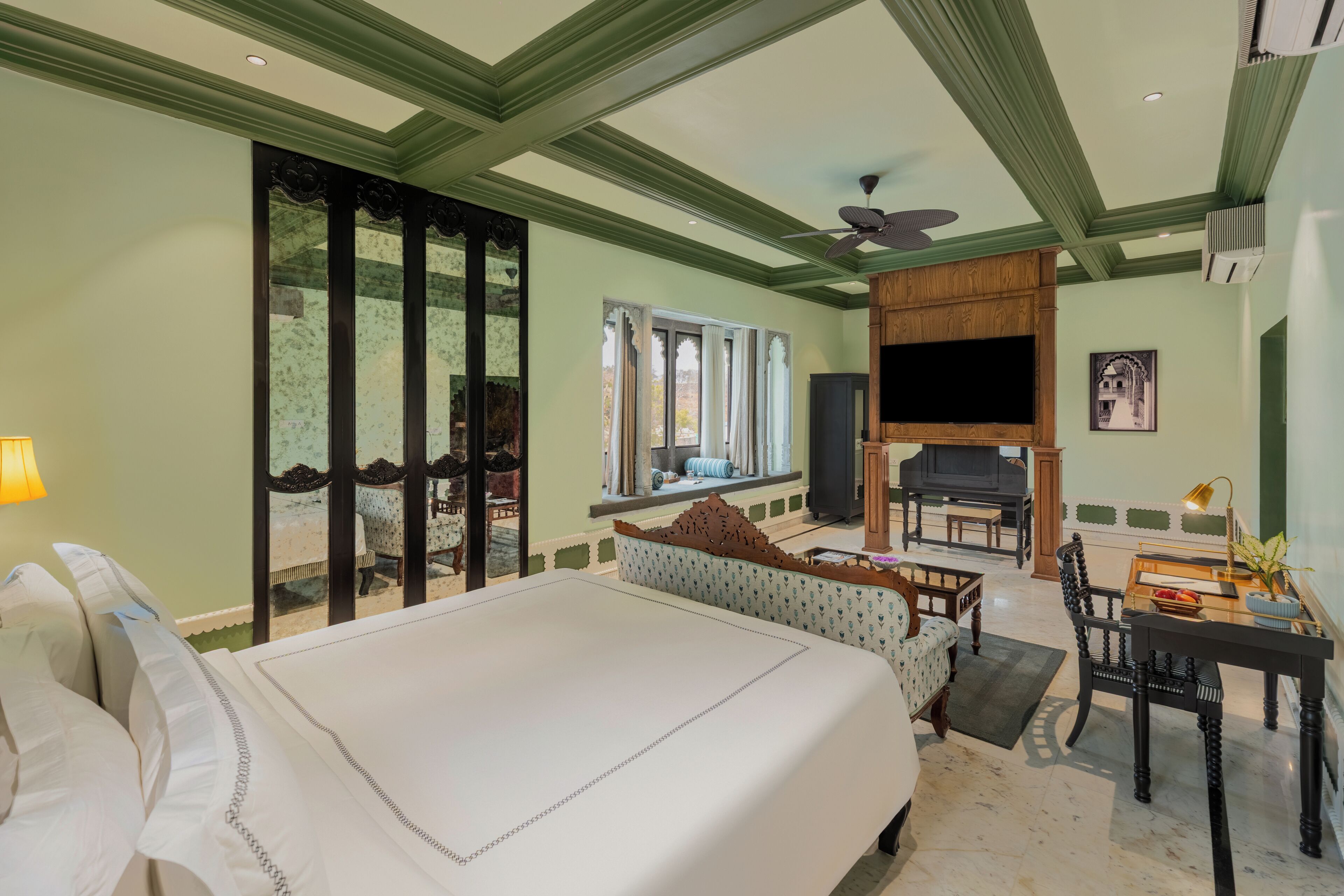 Zimmer (Palace Suite: King Room)