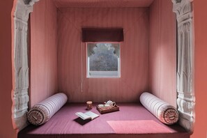 Palace Suite: Queen Room | Premium bedding, desk, laptop workspace, soundproofing - lebua Udaipur Daulatgarh (Udaipur)
