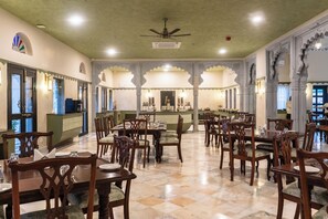 Restaurant - Daulatgarh Resort (Udaipur)