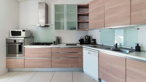 Apartment, Lake View | Private kitchen | Espresso maker, coffee/tea maker, electric kettle, toaster - Darsena Lake View (Brienno)