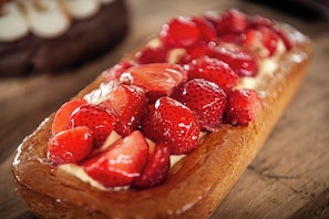 Free daily continental breakfast  - Neptune Hotelboat  (Amsterdam)