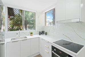 Fridge, microwave, oven, stovetop