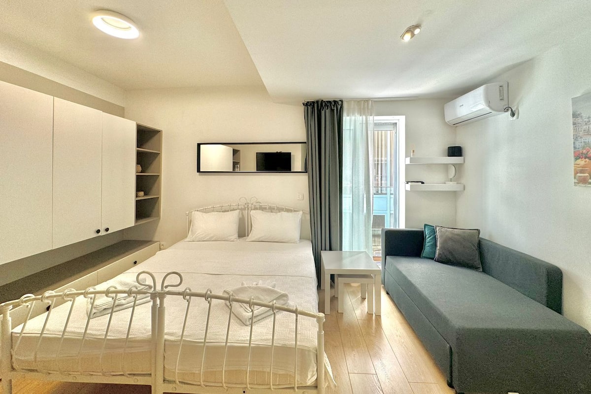 Family Studio, Balcony | Premium bedding, memory foam beds, soundproofing, iron/ironing board