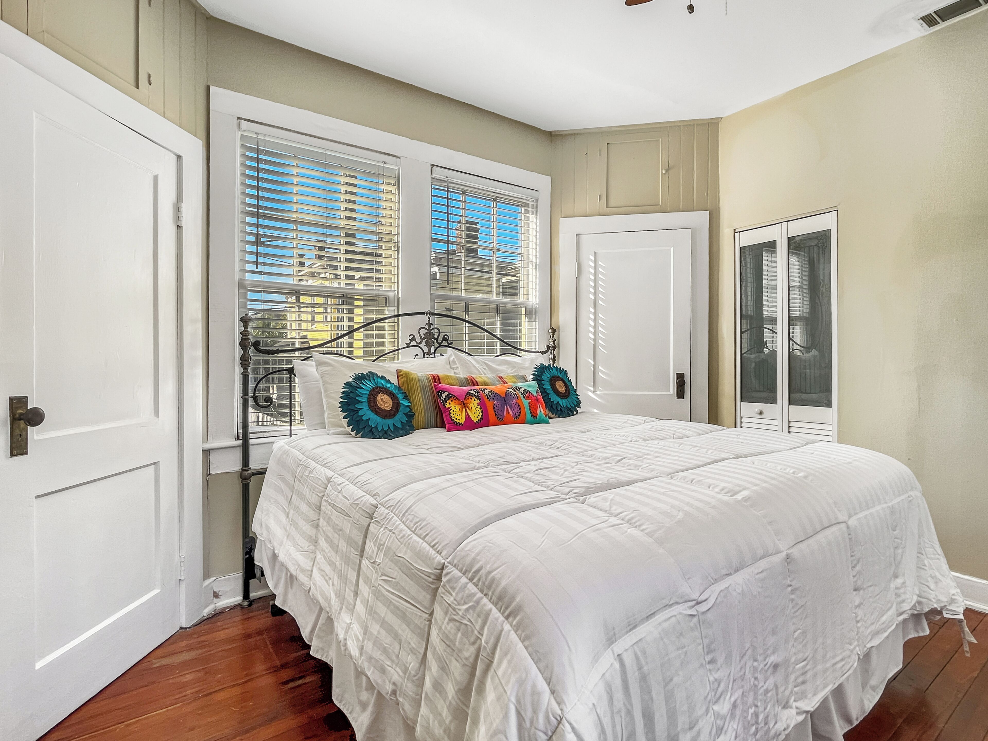 2 bedrooms, WiFi, bed sheets