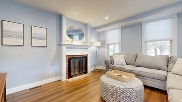 Smart-tv och eldstad