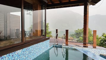 Riverside Mountain View with Pool