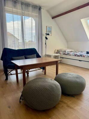 3 bedrooms, iron/ironing board, travel crib, WiFi