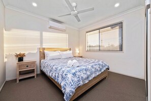 4 chambres, fer et planche à repasser, accès au Wi-Fi (inclus)