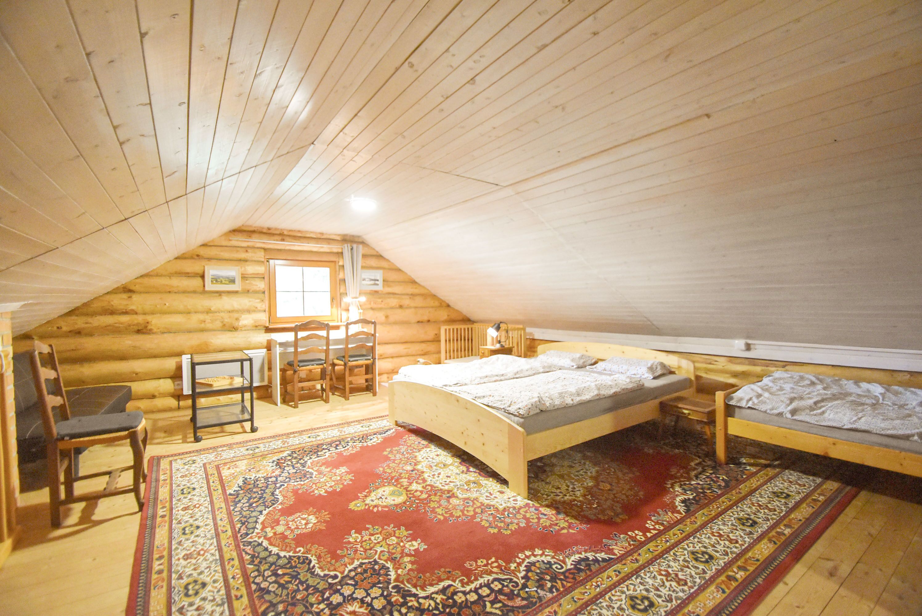 2 bedrooms, desk, iron/ironing board, travel cot