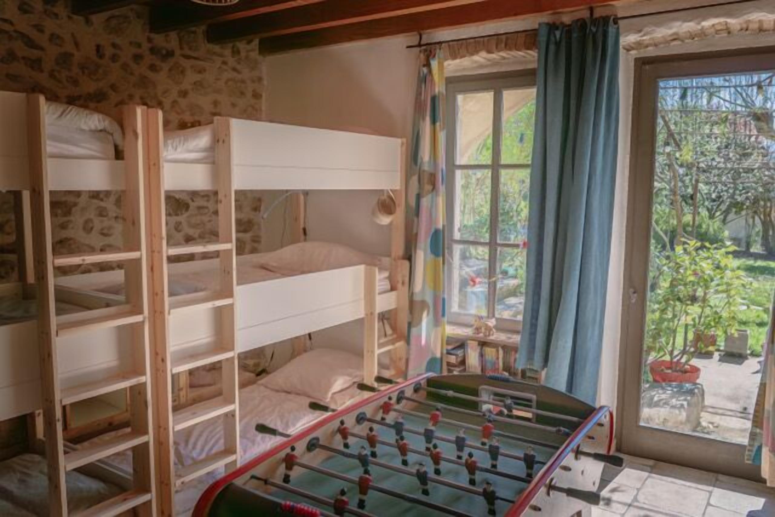 5 chambres, fer et planche à repasser, lit parapluie, Wi-Fi gratuit