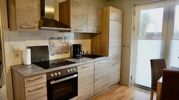 Kühlschrank, Ofen, Herdplatte, Geschirrspüler