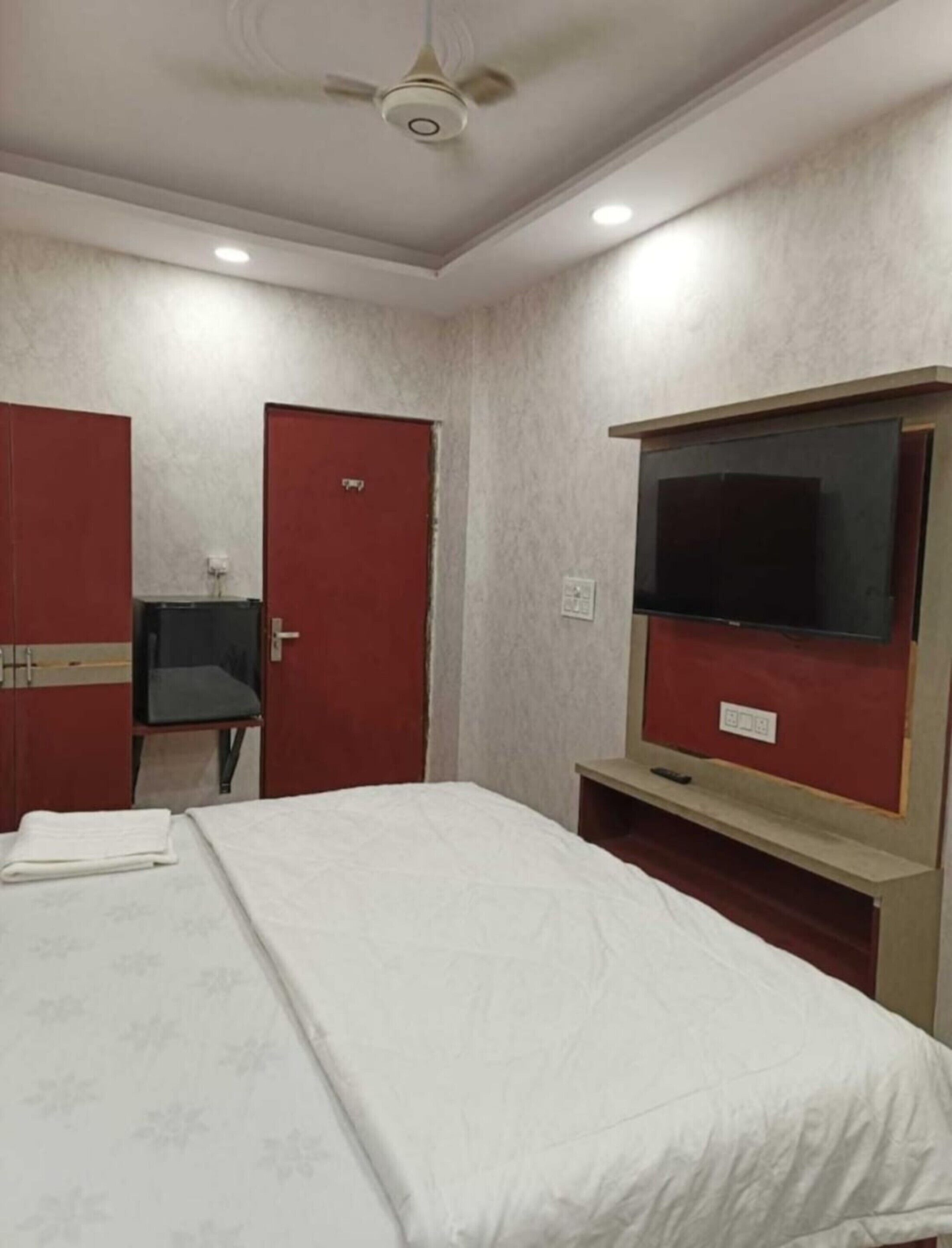 واي فاي مجانًا وملاءات أسرّة