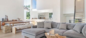 Sunny Ocean View Townhouse in Malibu!