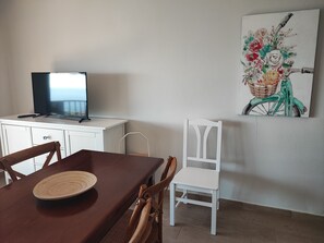 Dining - Lago Azul 32 (Breña Baja)