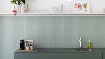 Standard Double Room | Shared kitchen | Full-size fridge, dishwasher, cookware/dishes/utensils, spices