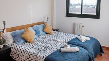 Apartment, 2 Bedrooms, Oceanfront | Free cribs/infant beds, free WiFi, bed sheets