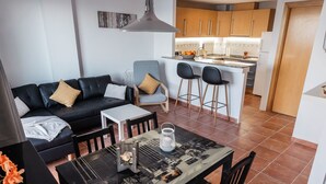 Apartment, 2 Bedrooms, Oceanfront | Ruang tamu