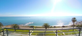 Apartamentos LA PARRETA PRIMERA LÍNEA