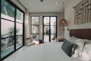 4 chambres, fer et planche à repasser, Wi-Fi gratuit, draps fournis