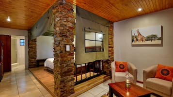 Kamar Double atau Twin Deluks, pemandangan kolam renang | 1 kamar tidur, meja kerja, dan ruang kerja ramah laptop