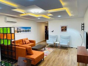 經濟客房, 陽台, 城市景觀 | 起居區