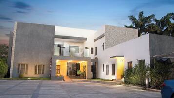 Bagian depan properti