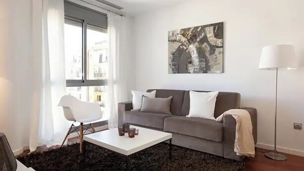 Smart TV - BEAUTIFUL APARTMENT IN EIXAMPLE AREA OF BARCELONA (Barcelona)
