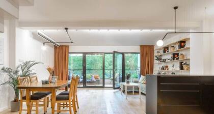 Lumina 2-level apart with terrace