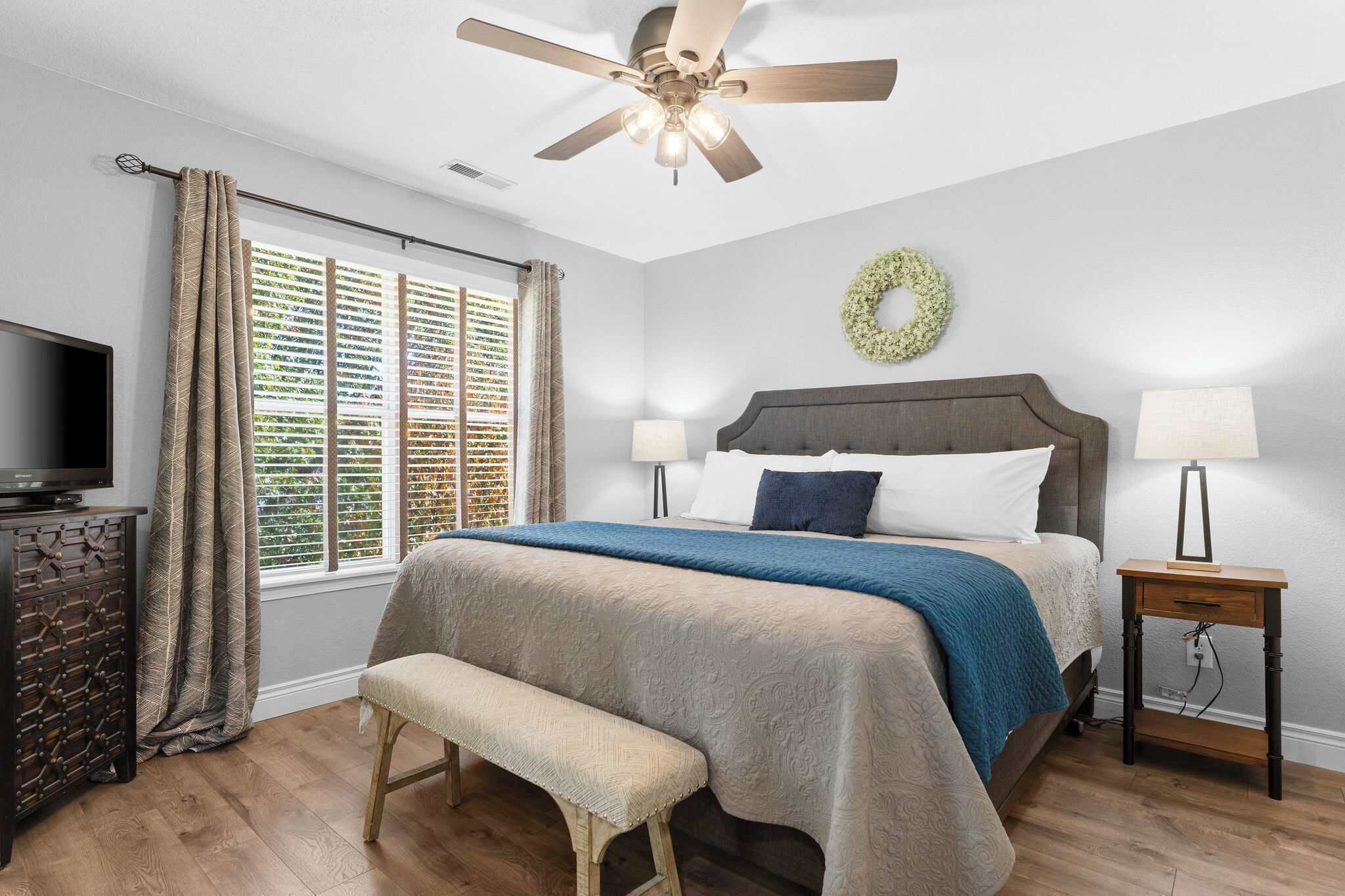 2 chambres, fer et planche à repasser, lit parapluie, Wi-Fi