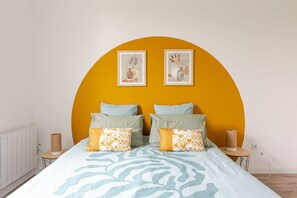 3 bedrooms, desk, iron/ironing board, free WiFi