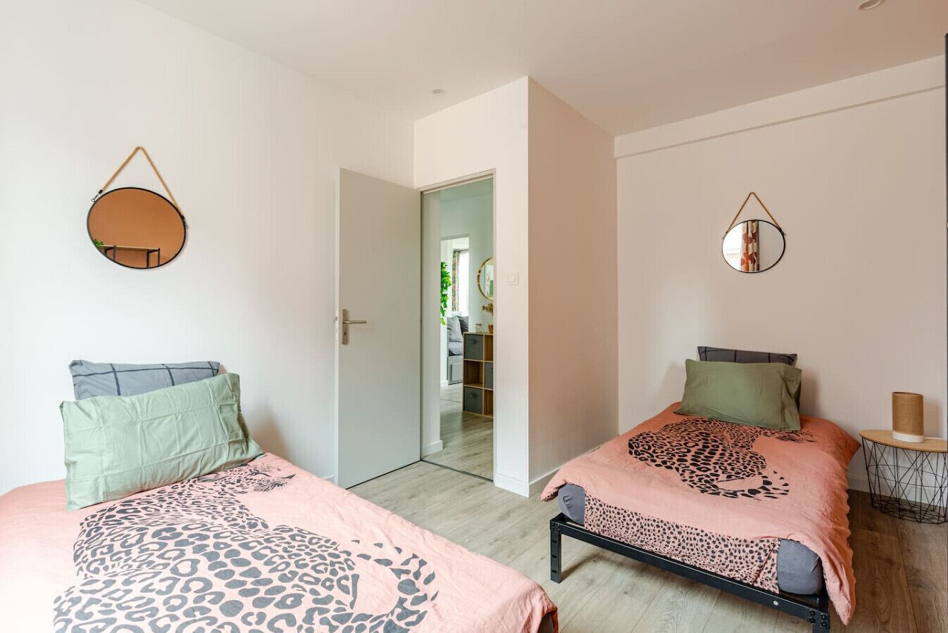 3 chambres, bureau, fer et planche à repasser, Wi-Fi gratuit