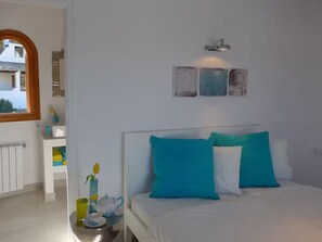 4 bedrooms, iron/ironing board, travel crib, free WiFi - Torre al Mar: sea view and pool, 150m to the beach, 8 pers., aircon, ETV/5162  (Cala Santanyí)