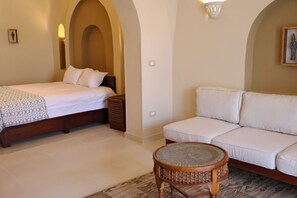 1 bedroom, WiFi, bed sheets - Luxe Middle Floor Suite at Malkata House: Pool & Views (????????)