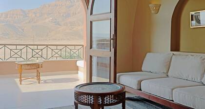 Malkata House Top Floor Suite - Pool & Dine