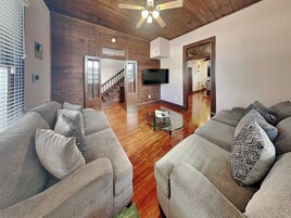 House (2 Bedrooms) | Kemudahan hartanah